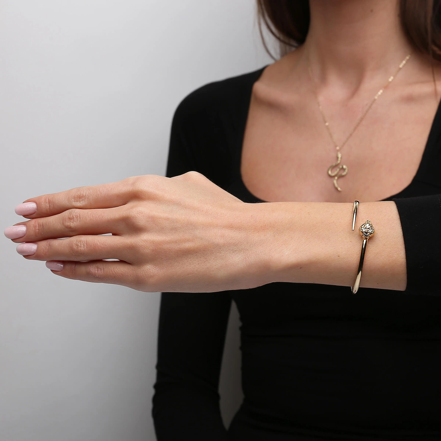 Złota bransoletka sztywna żmija bangle 585 gładka półotwarta diamentowana wąż zielone cyrkonie serpent