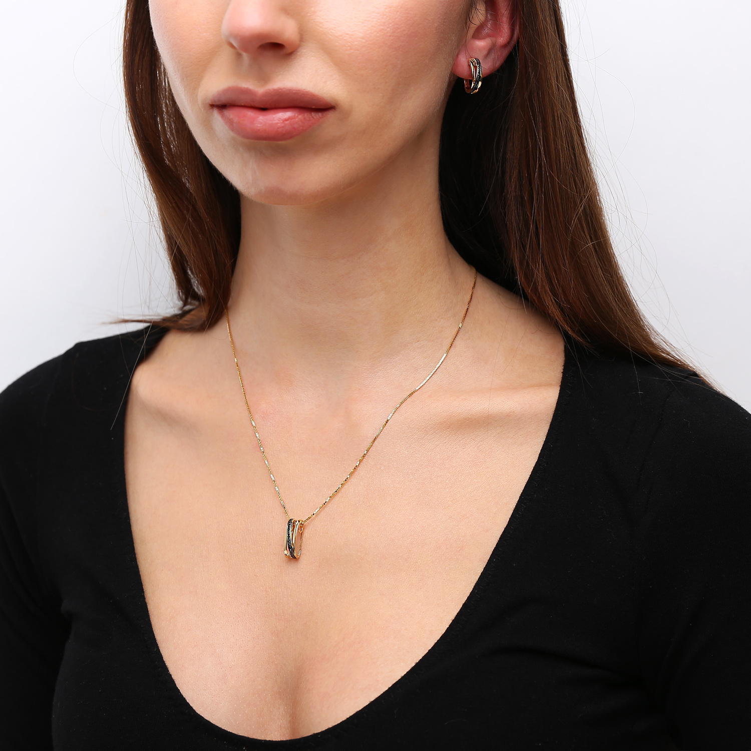 Złota zawieszka podłużna 585 z czarnymi diamentami 0,08 ct