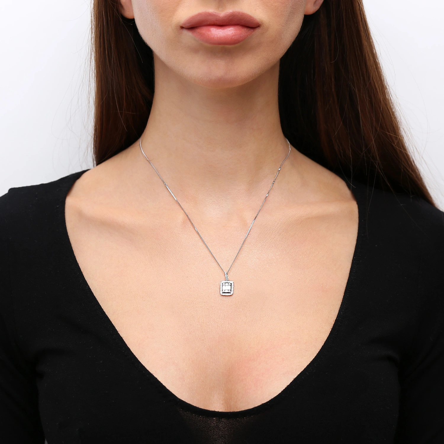 Złota zawieszka 585 wysadzana diamentami 0,52 ct bagietki brylanty