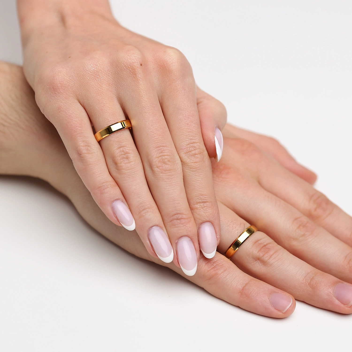 Obrączki ślubne para: złoto 585, diamentowane, fazowane, 4 mm