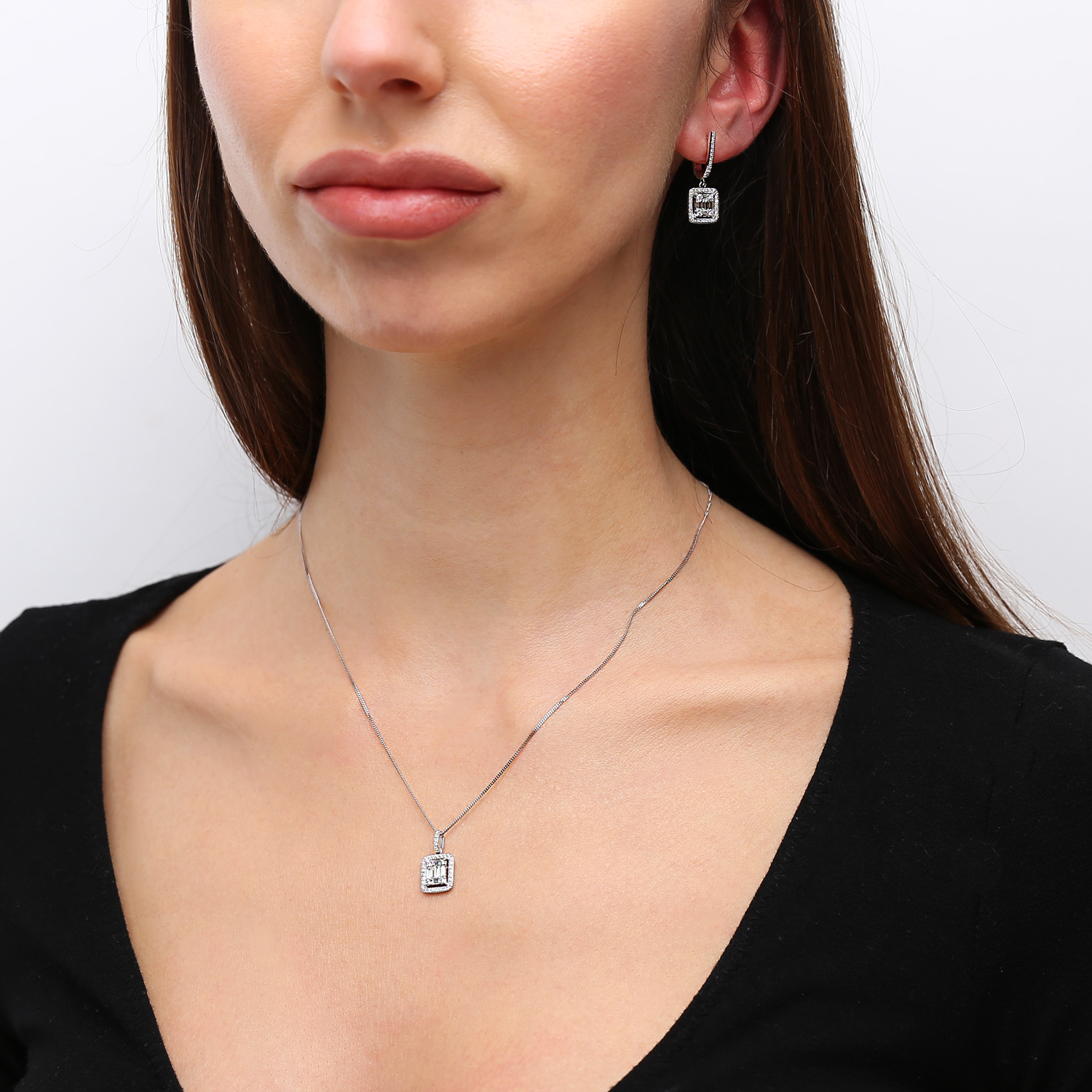 Złota zawieszka 585 wysadzana diamentami 0,52 ct bagietki brylanty