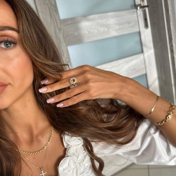 Złoty pierścionek zaręczynowy 585 owalny cytryn 1,80 ct diamenty 0,24 ct 