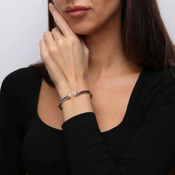 Srebrna bransoletka bangle 925 sztywna z białymi perełkami
