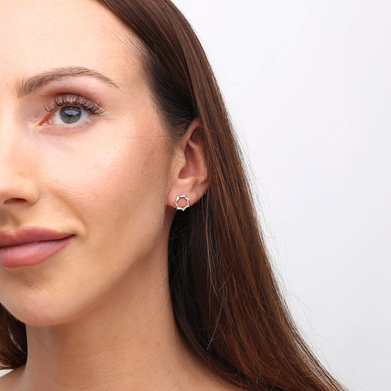 Złote kolczyki gwiazdki 585 geometryczne z cyrkoniami na sztyft