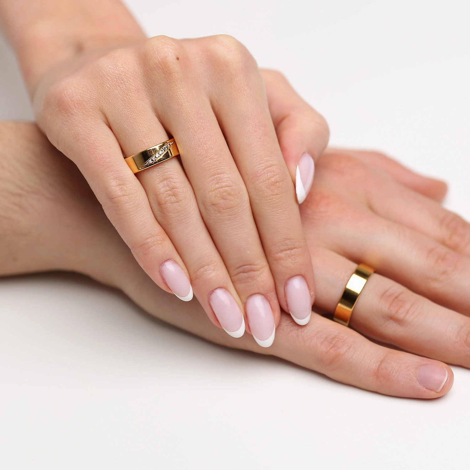 Obrączki ślubne para: złoto 585, diamenty, płaskie, 6 mm