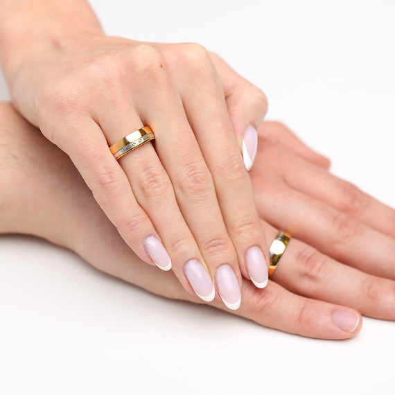 Obrączki ślubne para: białe i żółte złoto 585, diament, grawer, 6 mm