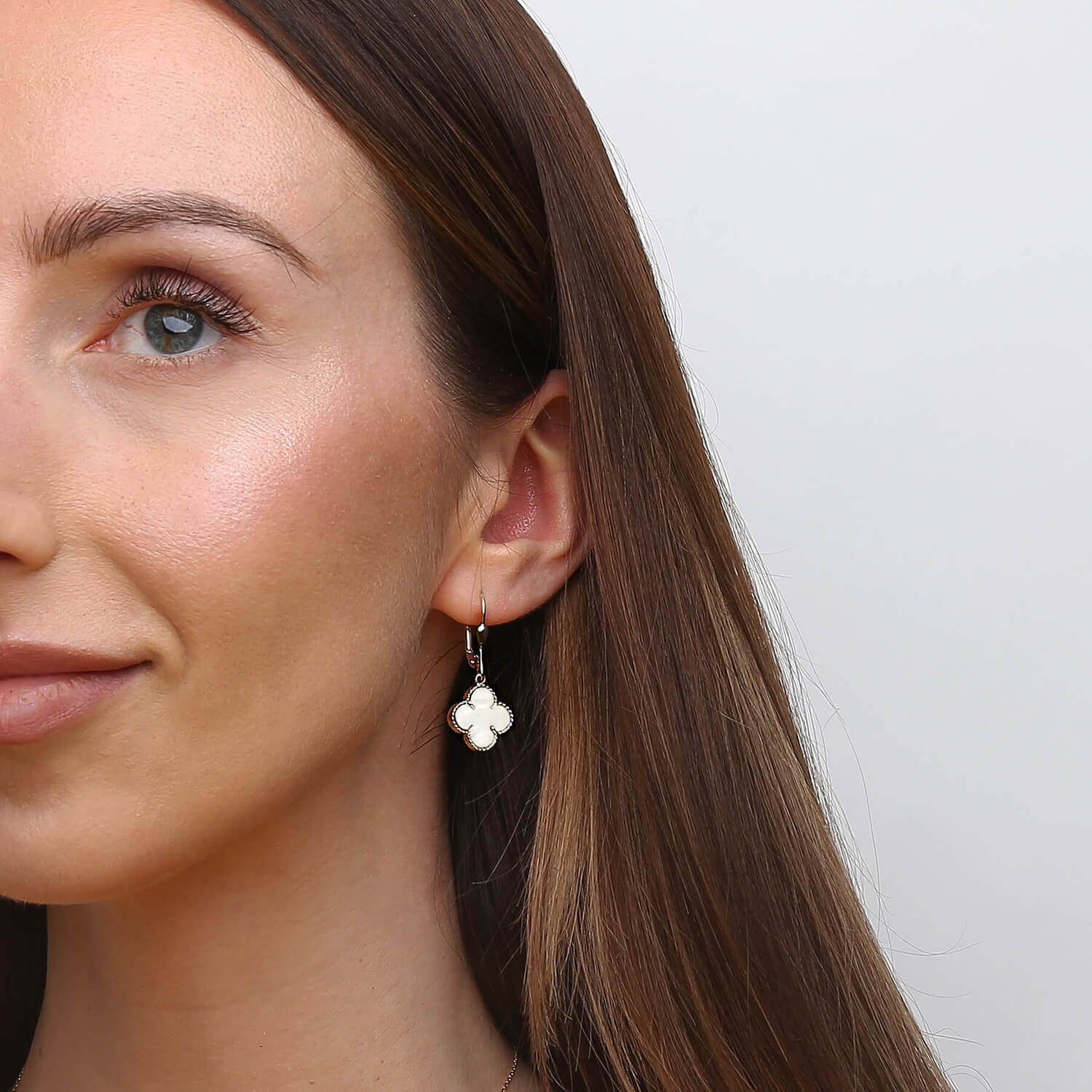 Złote kolczyki duże koniczynki wiszące 585 naturalny kamień masa perłowa angielskie