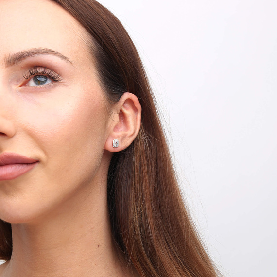 Złote kolczyki prostokątne 585 z cyrkoniami na sztyft