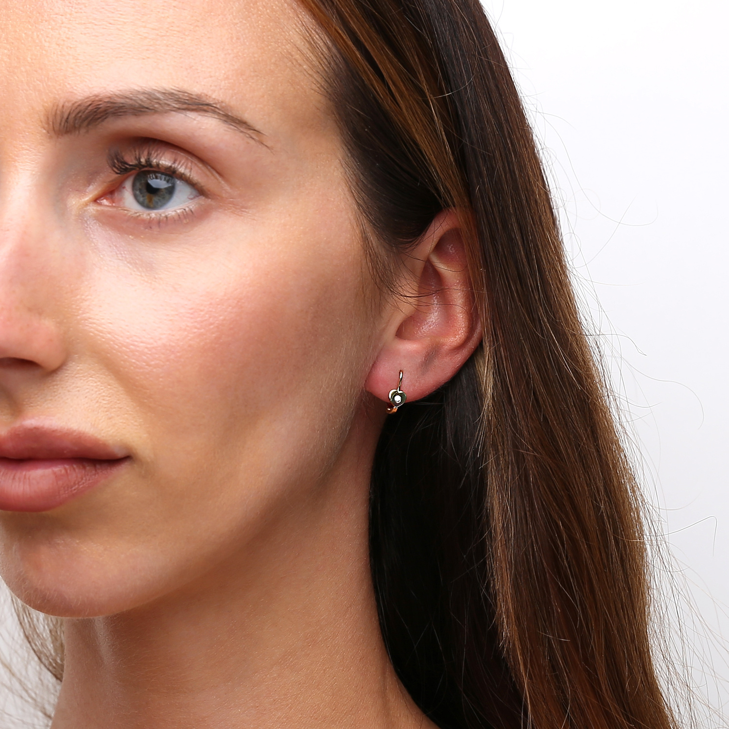 Złote kolczyki serca 585 cyrkonie gładkie wiszące zapięcie angielskie dla dziewczynki