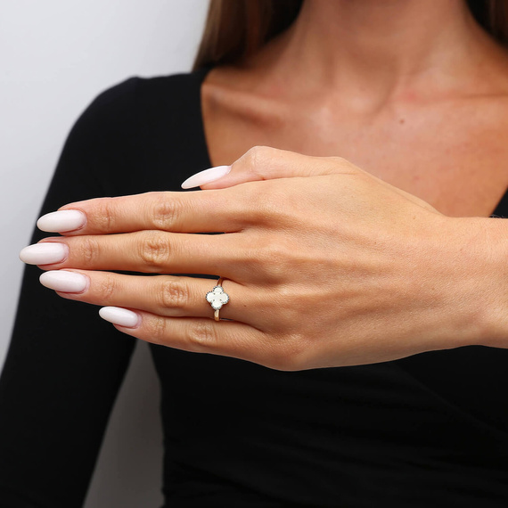 Złoty pierścionek 585 koniczynka kwiatek masa perłowa naturalna