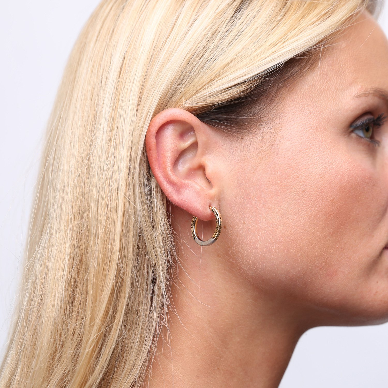 Złote kolczyki kółka 585 fasetowane diamentowane białe i żółte złoto na zatrzask