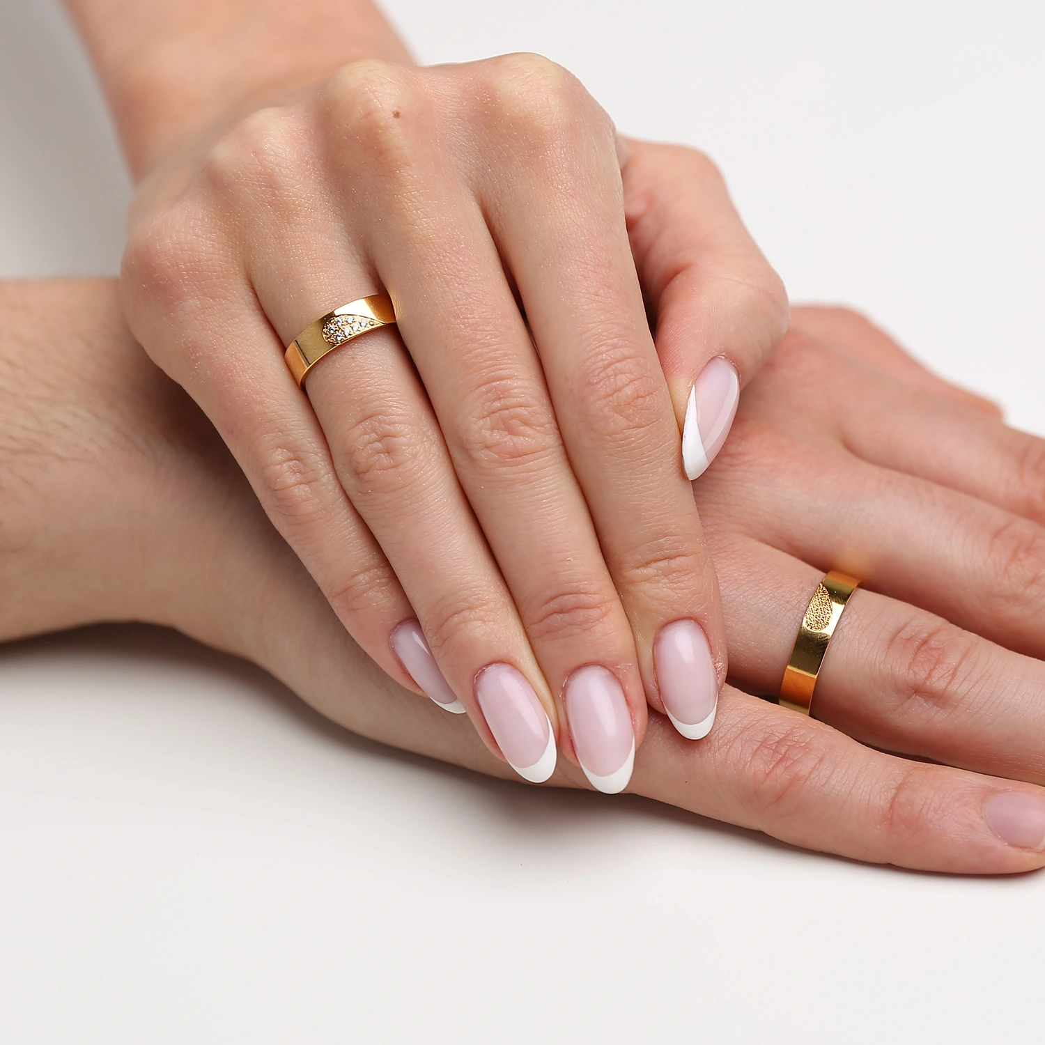 Obrączki ślubne para: złoto 585, diamenty, płaskie, 5 mm